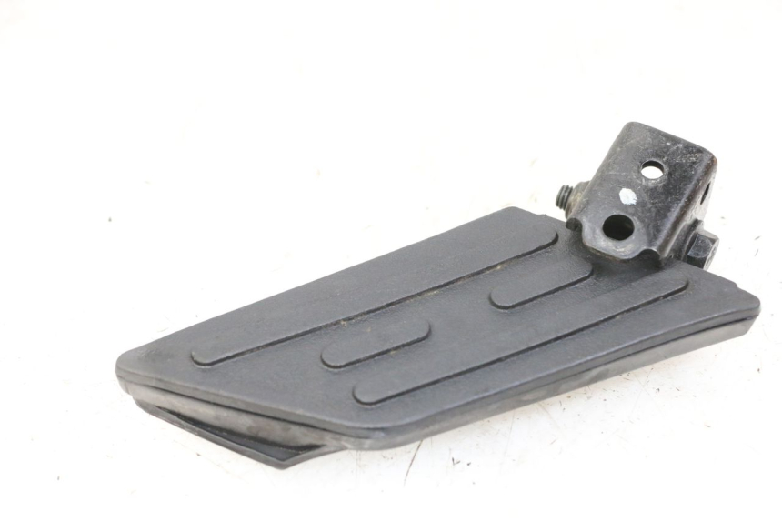 photo de RIGHT REAR FOOTREST PEUGEOT KISBEE 4T 50 (2010 - 2017) - Alternative perspective