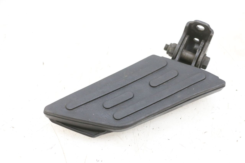 photo de RIGHT REAR FOOTREST PEUGEOT KISBEE 4T 50 (2010 - 2017)