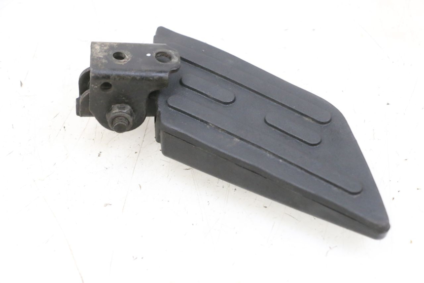 photo de RIGHT REAR FOOTREST PEUGEOT KISBEE 4T 50 (2010 - 2017)