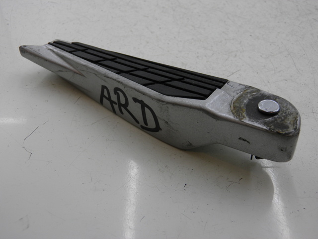photo de REAR RIGHT FOOTREST KYMCO XCITING RI ABS 500 (2010)