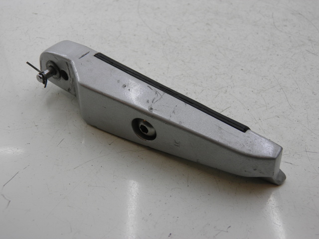 photo de REAR RIGHT FOOTREST KYMCO XCITING RI ABS 500 (2010)