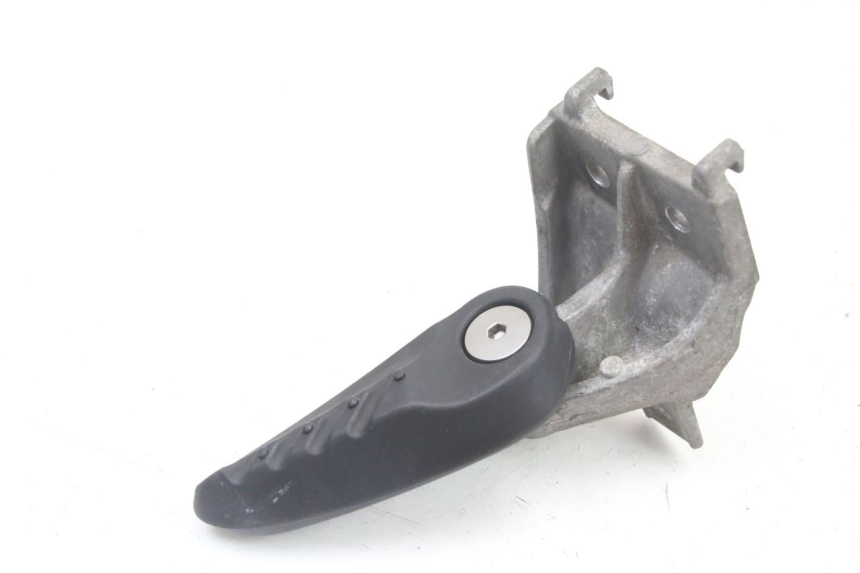 photo de REAR RIGHT FOOTREST MBK OVETTO ONE 2T 50 (2013 - 2017)