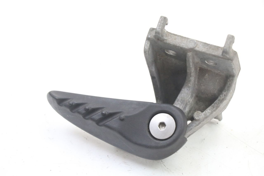 photo de REAR RIGHT FOOTREST MBK OVETTO ONE 2T 50 (2013 - 2017)