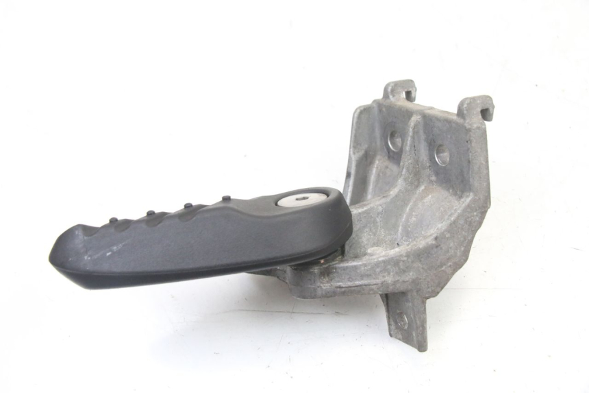 photo de REAR RIGHT FOOTREST MBK OVETTO ONE 2T 50 (2013 - 2017)