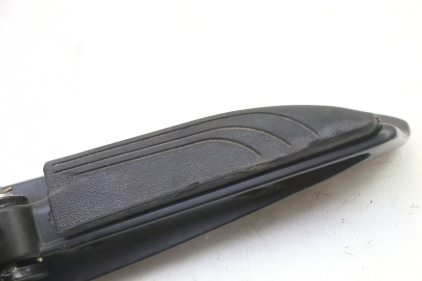 photo de REAR RIGHT FOOTREST PIAGGIO MP3 HPE 310 (2024 - 2025)