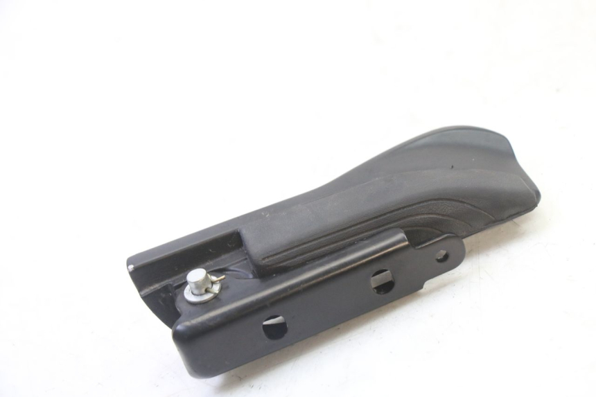 photo de REAR RIGHT FOOTREST PIAGGIO MP3 HPE 310 (2024 - 2025)