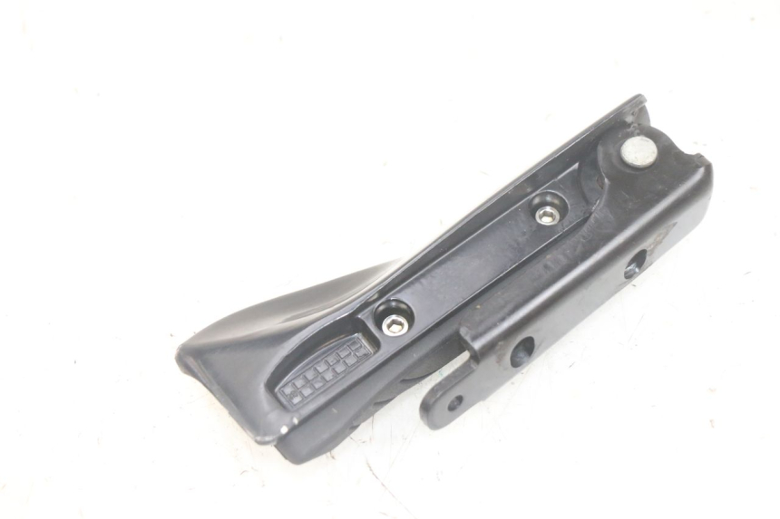 photo de REAR RIGHT FOOTREST PIAGGIO MP3 HPE 300 (2019 - 2026) - Fixing points details