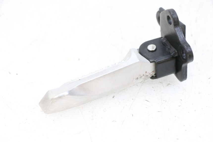 photo de REAR RIGHT FOOTREST YAMAHA NEO'S CORE 1 (2022 - 2026) - Product overview