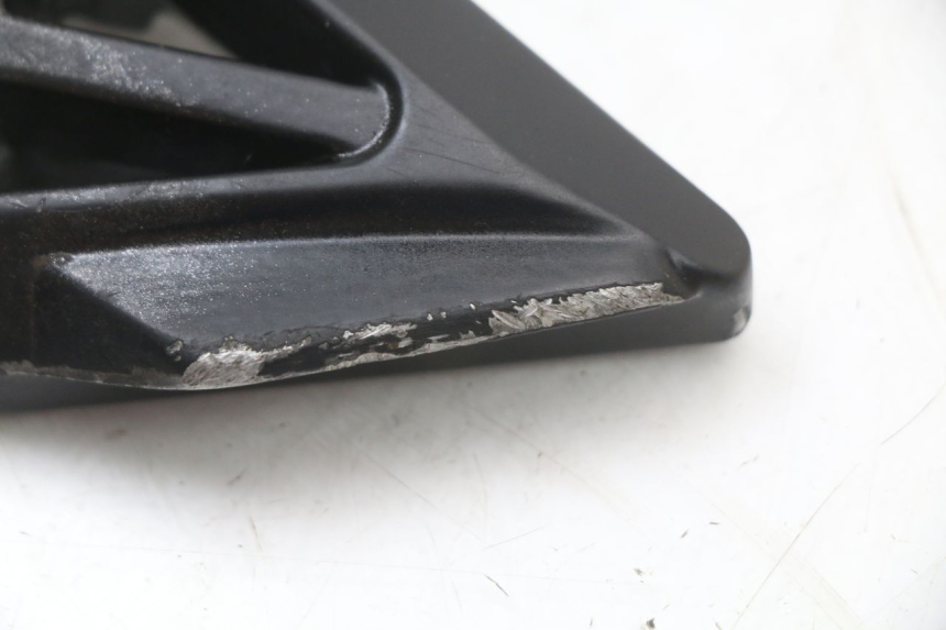 photo de REAR RIGHT FOOTREST PEUGEOT STREETZONE I 2T 50 (2018 - 2020)
