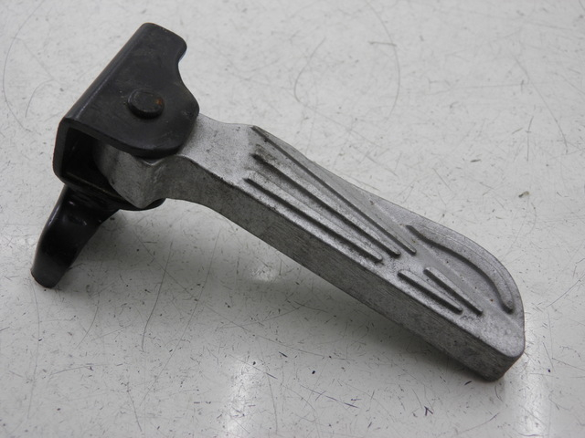 photo de REAR RIGHT FOOTREST PEUGEOT TWEET 125 (2010 - 2017)