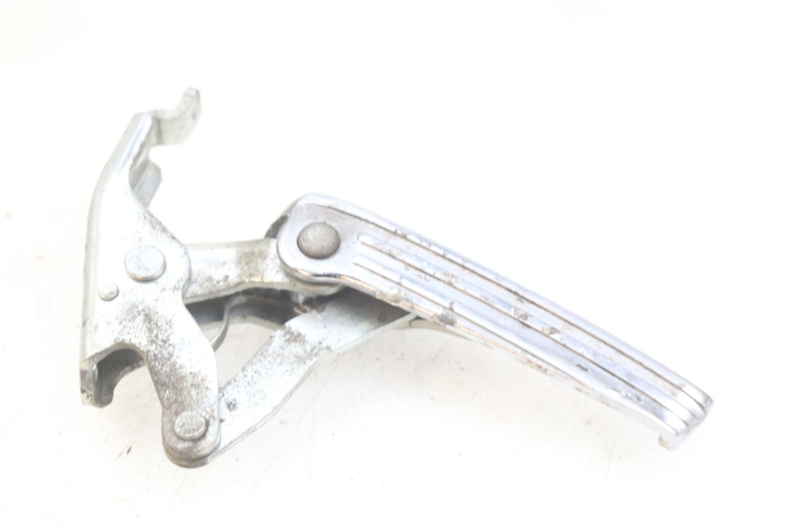 photo de RIGHT REAR FOOTREST PIAGGIO VESPA GRANTURISMO 125 (2003 - 2007)