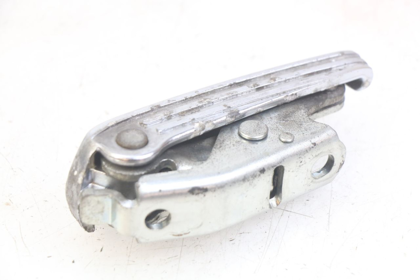 photo de RIGHT REAR FOOTREST PIAGGIO VESPA GRANTURISMO 125 (2003 - 2007)