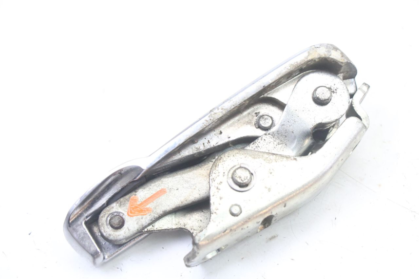photo de RIGHT REAR FOOTREST PIAGGIO VESPA GRANTURISMO 125 (2003 - 2007)