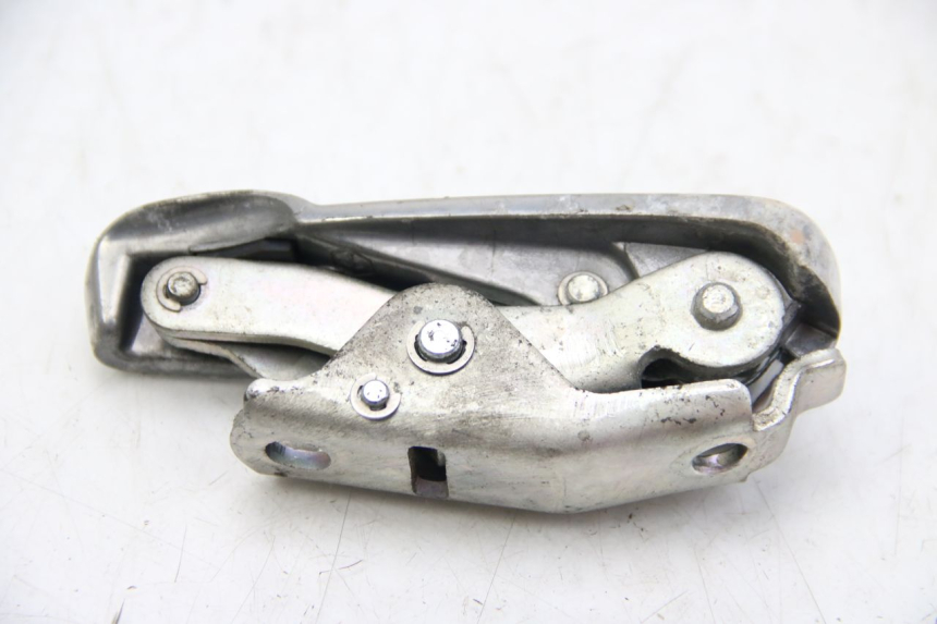 photo de RIGHT REAR FOOTPEG PIAGGIO VESPA GTS SUPER IE 125 (2009 - 2016)