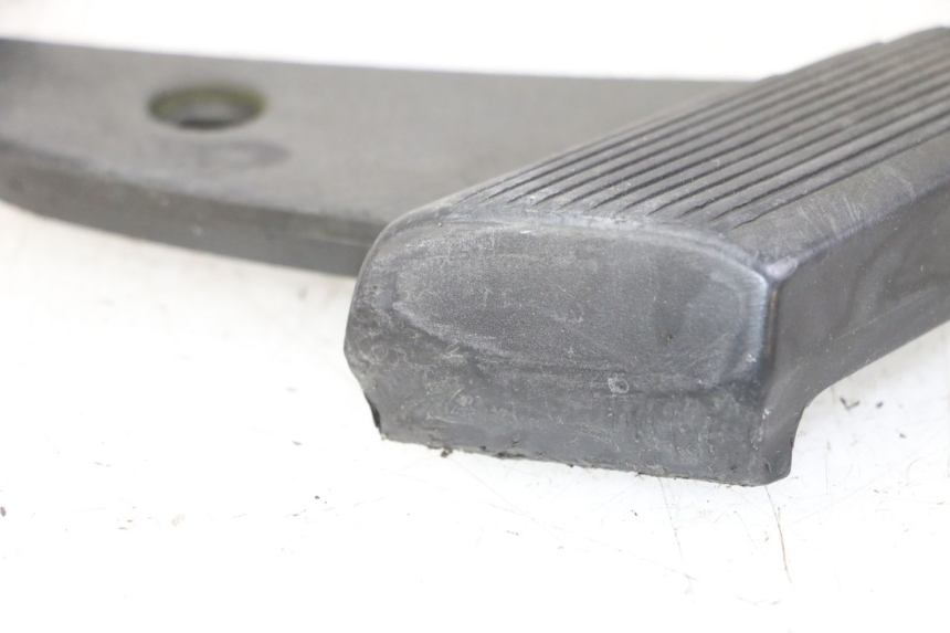 photo de REAR RIGHT FOOTREST PIAGGIO VESPA LX 150 (2005 - 2013)