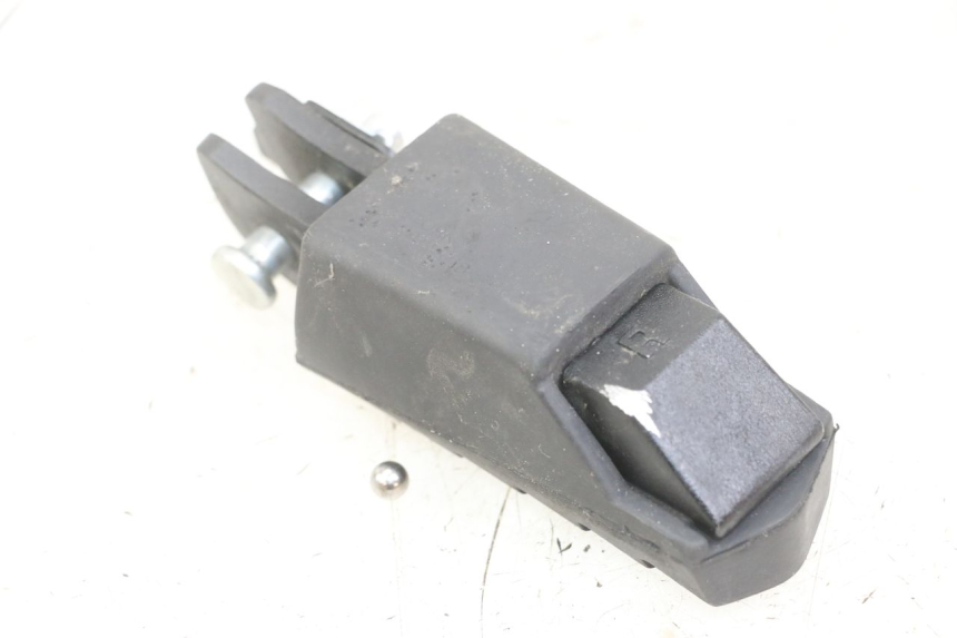 photo de REAR RIGHT FOOTREST ROYAL ENFIELD HYMALAYAN 410 (2016 - 2023)