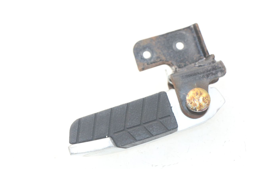 photo de REAR RIGHT FOOTREST DAELIM S3 125 (2010 - 2017)
