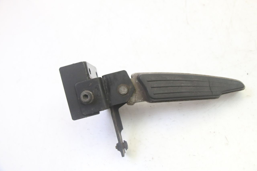 photo de REAR RIGHT FOOTREST PEUGEOT SATELIS 125 (2010 - 2012)