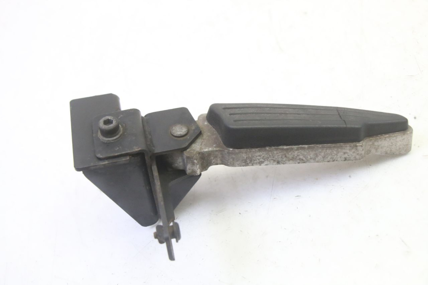 photo de REAR RIGHT FOOTREST PEUGEOT SATELIS 125 (2010 - 2012)