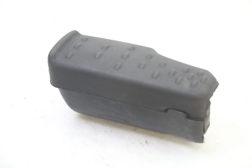 photo de REAR RIGHT FOOTREST APRILIA SCARABEO GT TOURING 125 (1999 - 2005)