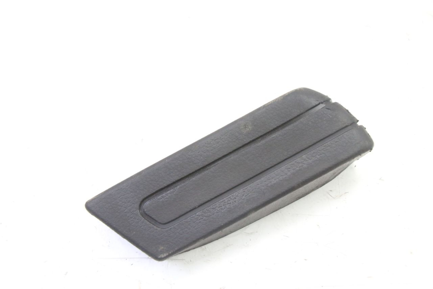 photo de REAR RIGHT FOOTREST PIAGGIO SUPER LX 125 (2000 - 2003)