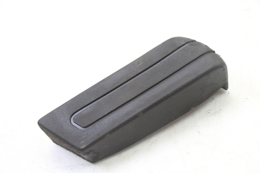photo de REAR RIGHT FOOTREST PIAGGIO SUPER LX 125 (2000 - 2003)