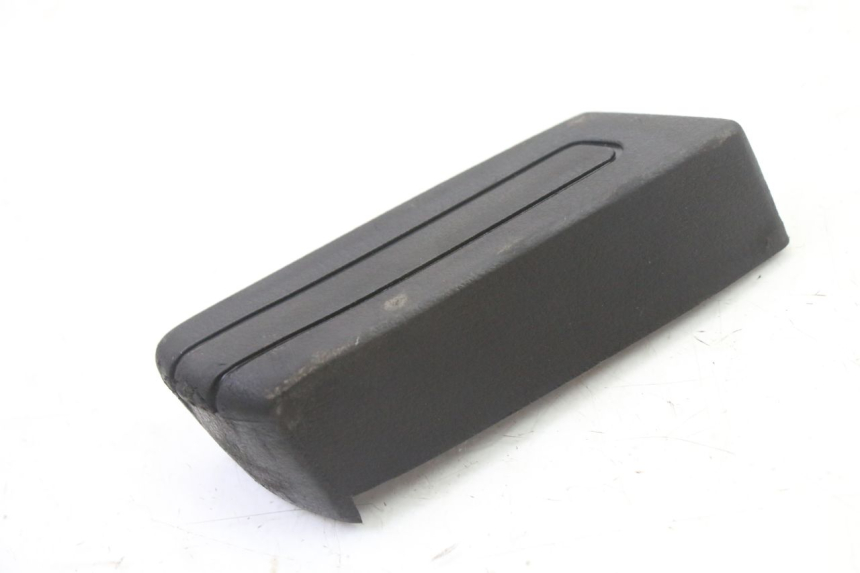 photo de REAR RIGHT FOOTREST PIAGGIO SUPER LX 125 (2000 - 2003)
