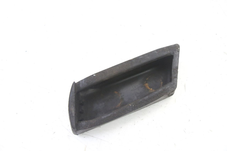 photo de REAR RIGHT FOOTREST PIAGGIO SUPER LX 125 (2000 - 2003)