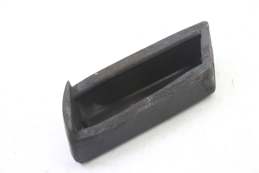 photo de REAR RIGHT FOOTREST PIAGGIO SUPER LX 125 (2000 - 2003)