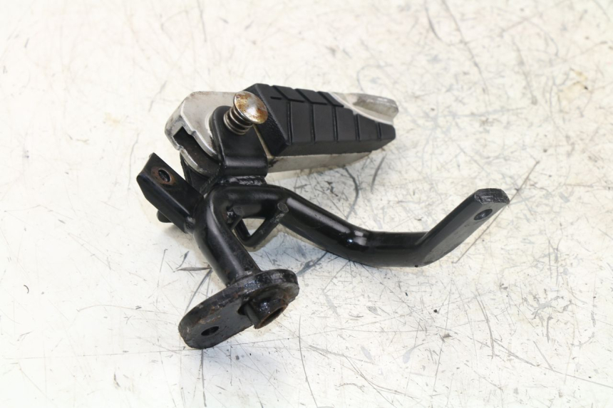 photo de REAR RIGHT FOOTREST SYM GTS 125 (2005 - 2008)