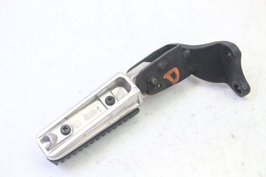 photo de REAR RIGHT FOOTREST YAMAHA X-MAX XMAX 250 (2006 - 2009)