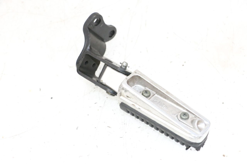 photo de REAR RIGHT FOOTREST YAMAHA XMAX X-MAX 125 (2006 - 2009) - Alternative perspective