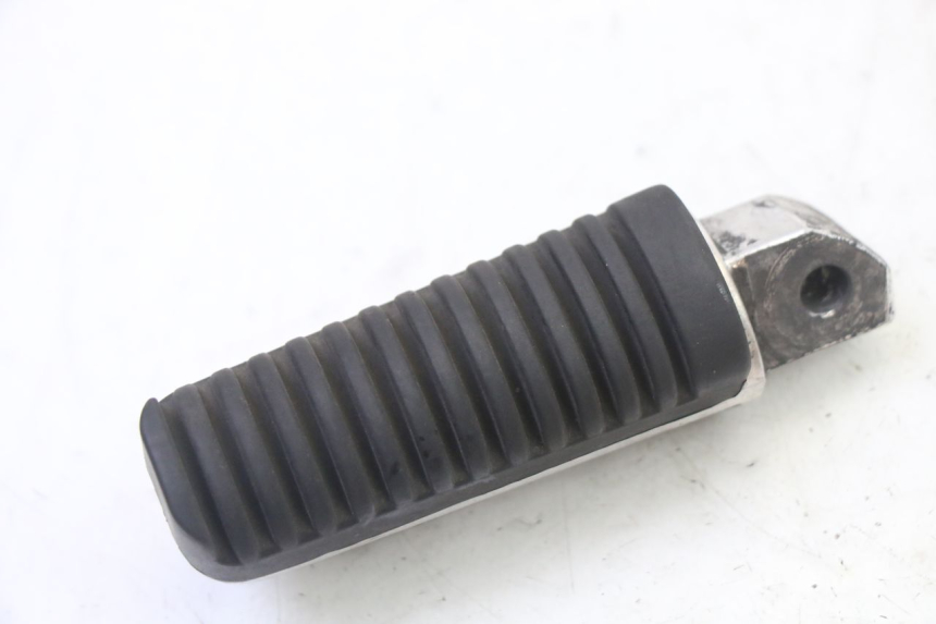 photo de REAR RIGHT FOOTREST YAMAHA XJ6 ABS 600 (2008 - 2016)