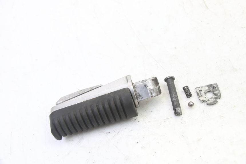 photo de REAR RIGHT FOOTREST YAMAHA XJ6 ABS 600 (2008 - 2016)