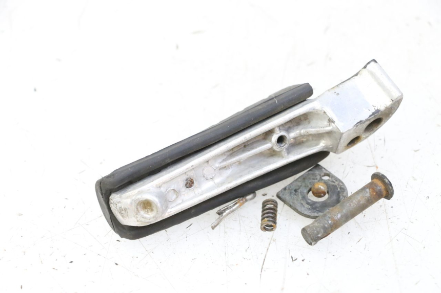 photo de REAR RIGHT FOOTREST YAMAHA XJN DIVERSION 600 (2000 - 2003)