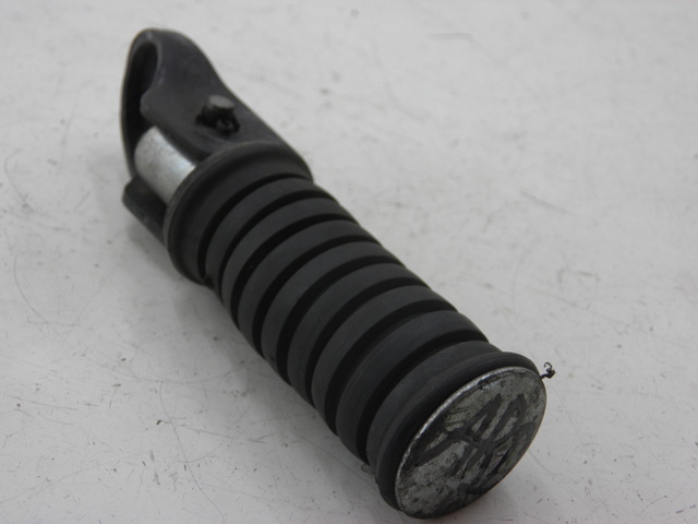 photo de REAR RIGHT FOOTREST YAMAHA SR 125 (1996 - 2003)