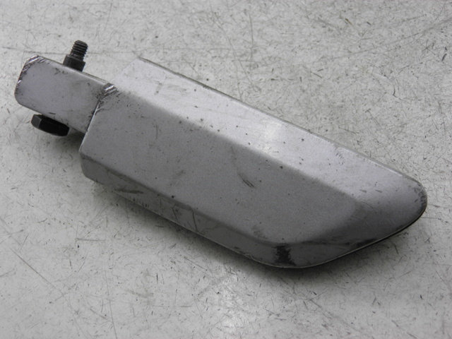 photo de REAR RIGHT FOOTREST YAMAHA X-CITY XCITY 125 (2007 - 2008)