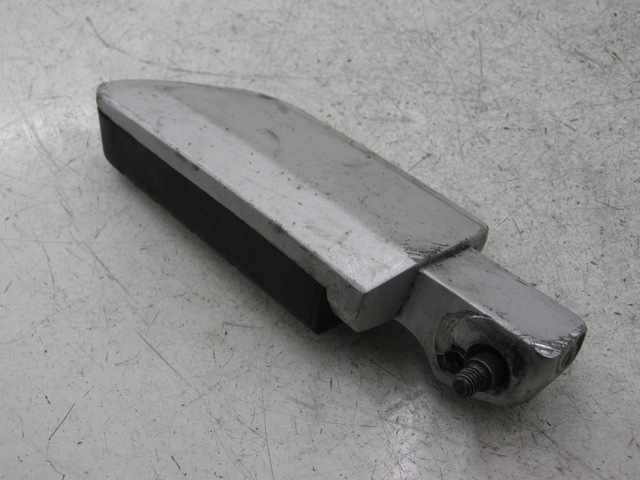 photo de REAR RIGHT FOOTREST YAMAHA X-CITY XCITY 125 (2007 - 2008)