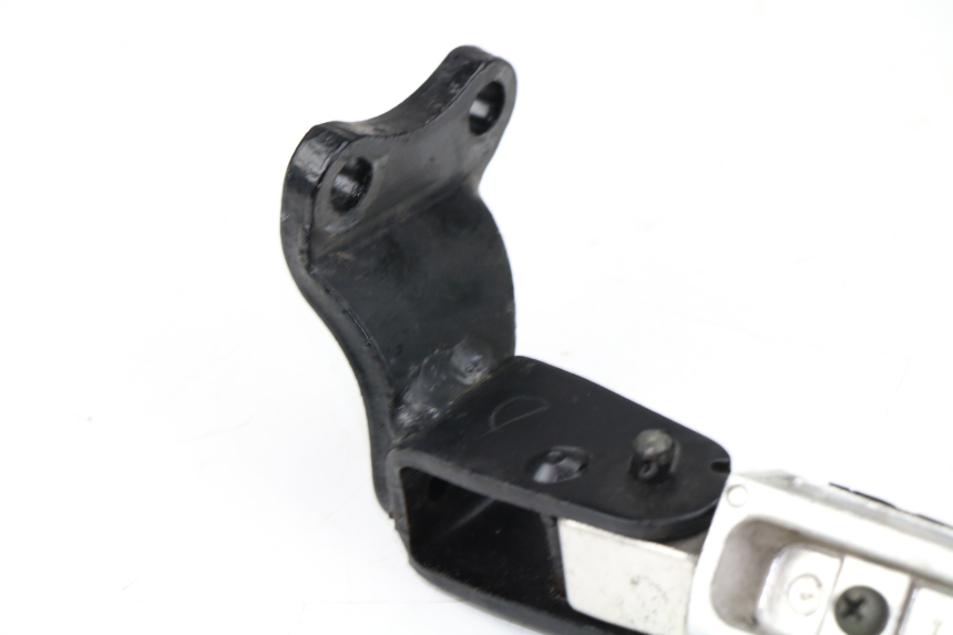 photo de REAR RIGHT FOOTREST YAMAHA X-MAX XMAX 250 (2006 - 2009)