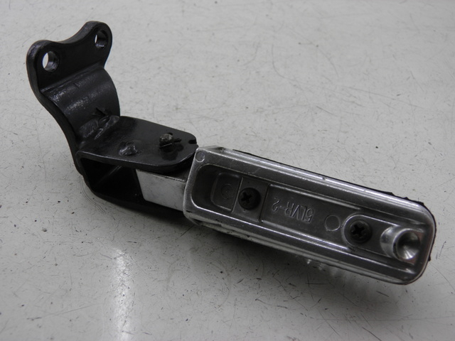 photo de REAR RIGHT FOOTREST YAMAHA XMAX X-MAX 125 (2006 - 2009)