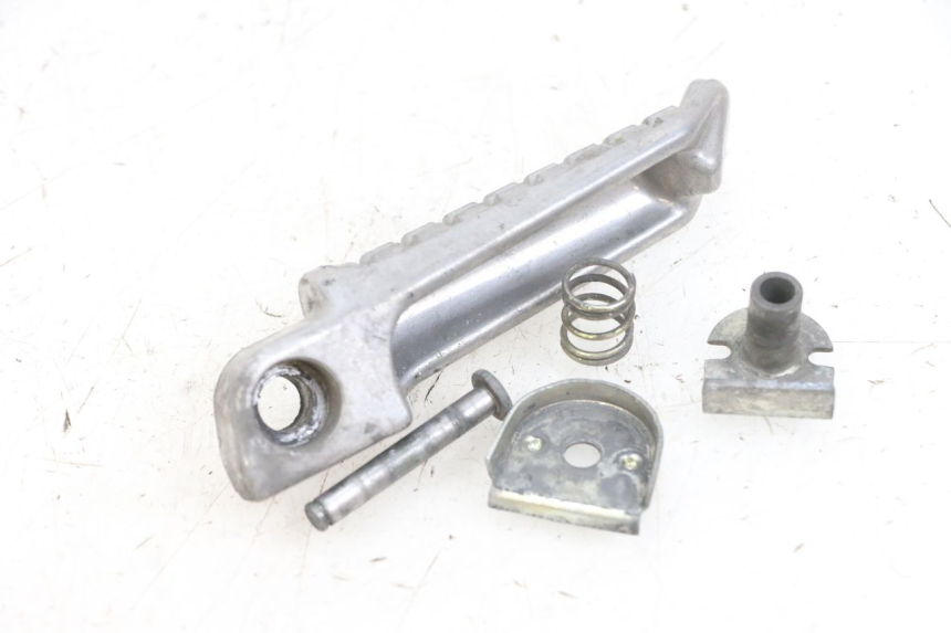 photo de REAR RIGHT FOOTREST KAWASAKI ZR 7 750 (1999 - 2001) - Zoom on usage condition