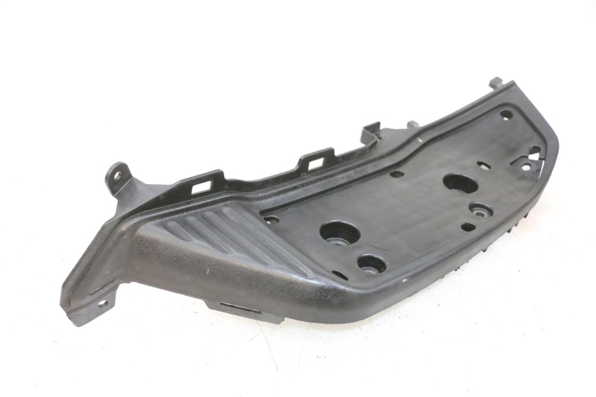 photo de REAR LEFT FOOTREST SUZUKI BURGMAN 650 (2013 - 2020)