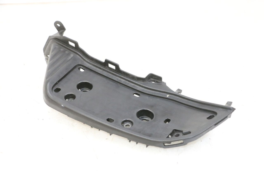 photo de REAR LEFT FOOTREST SUZUKI BURGMAN 650 (2013 - 2020)