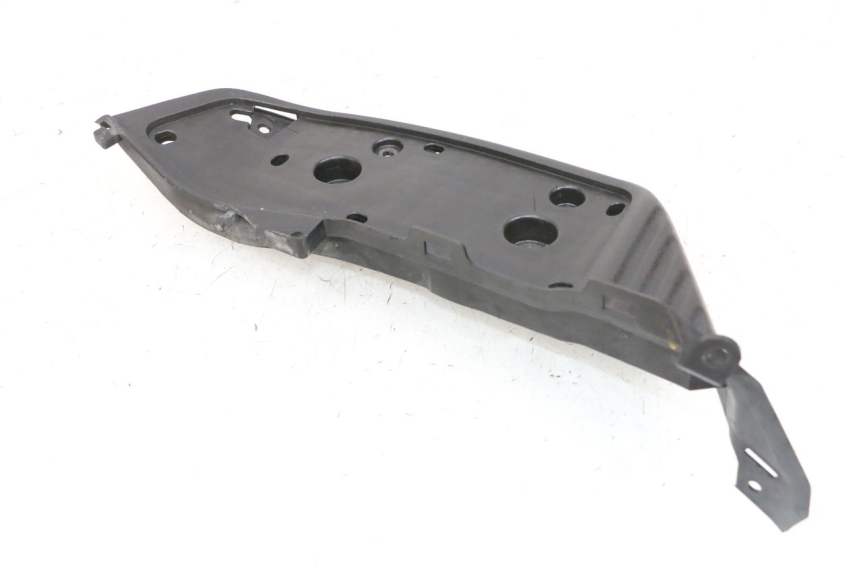 photo de REAR LEFT FOOTREST SUZUKI BURGMAN 650 (2013 - 2020)