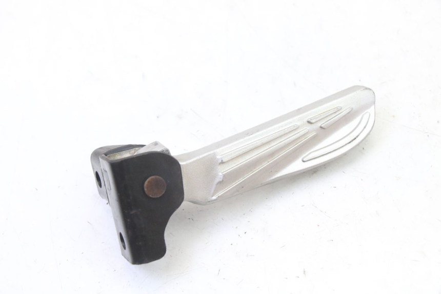 photo de REAR LEFT FOOTREST SYM FIDDLE 3 III 125 (2014 - 2020)