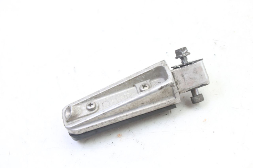 photo de REAR LEFT FOOTREST YAMAHA FZ6 FAZER S2 600 (2007 - 2011)