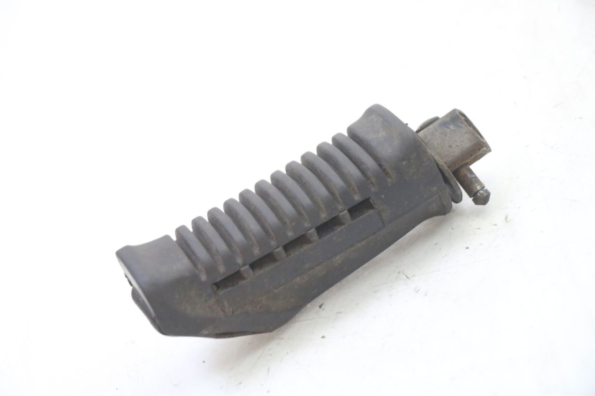 photo de REAR LEFT FOOTREST SUZUKI GS GSE 500 (2001 - 2003)