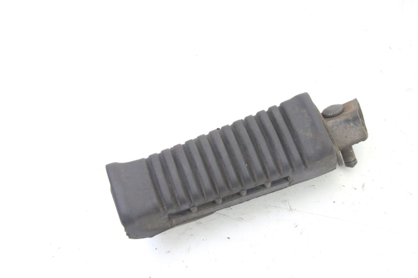 photo de REAR LEFT FOOTREST SUZUKI GS GSE 500 (2001 - 2003)