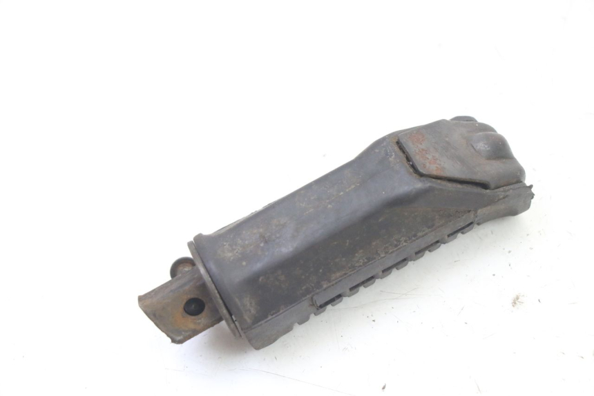 photo de REAR LEFT FOOTREST SUZUKI GS GSE 500 (2001 - 2003)