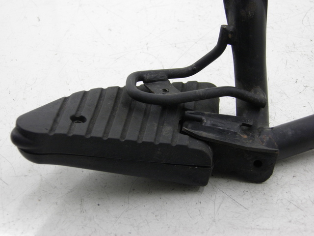 photo de REAR LEFT FOOTREST HONDA SH 125 (2003 - 2004)